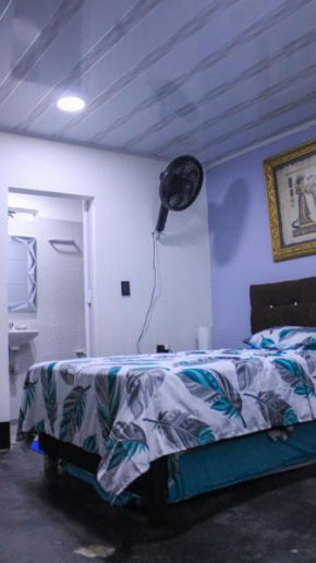 Hostal Queens Deluxe